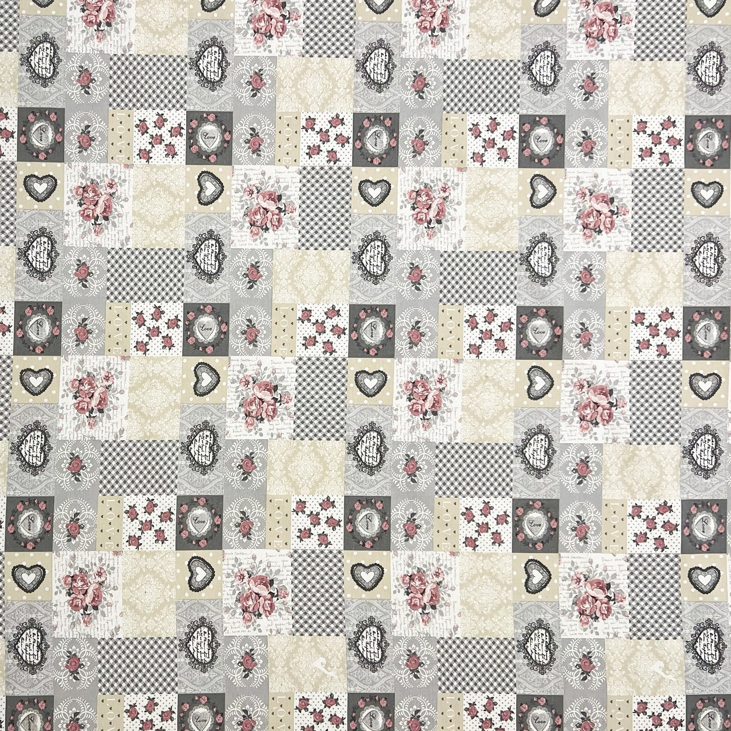 textile Tischdecke LOVE Patchwork