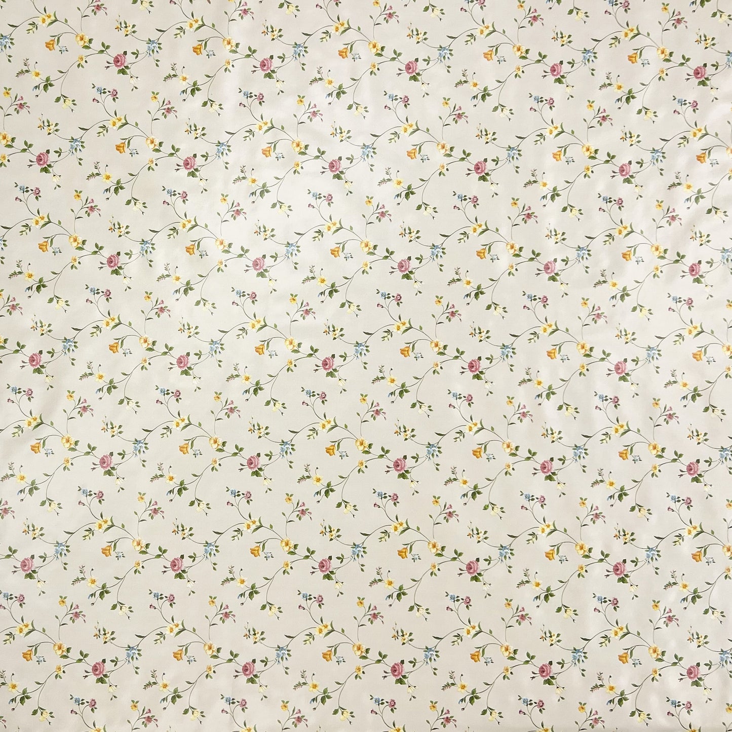 Nappe en toile cirée P672-1 vrilles florales fleurs sur beige classique carré rond ovale lavable pvc