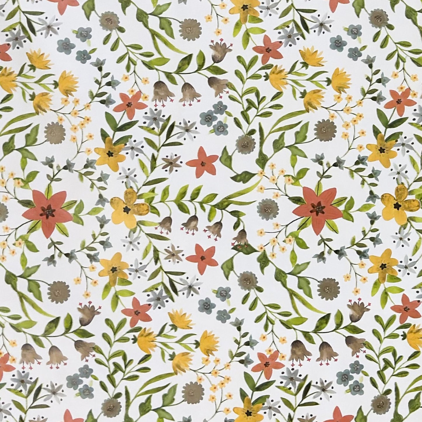 Weiße Wachstuch-Tischdecke mit zartem Blumenwiesen-Muster in Gelb, Apricot, Creme und Grau sowie grünen Blättern und Ranken in natürlicher Aquarell-Optik.