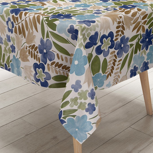 Florale Wachstuch-Tischdecke mit blauen und türkisen Blüten, grünen Blättern und beigen Akzenten auf hellem Hintergrund, lebendiges und frisches Muster für frühlingshafte Tischdekoration