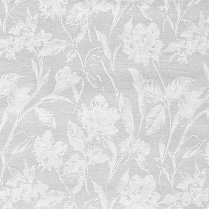 Beschichtete Baumwoll-Tischdecke mit Fleckenschutz im Design CARDUCHO, hellgrauer Hintergrund mit einem dezenten Ton-in-Ton-Allover-Muster aus filigranen Wiesenblumen, Gräsern und Blättern in Weiß.
