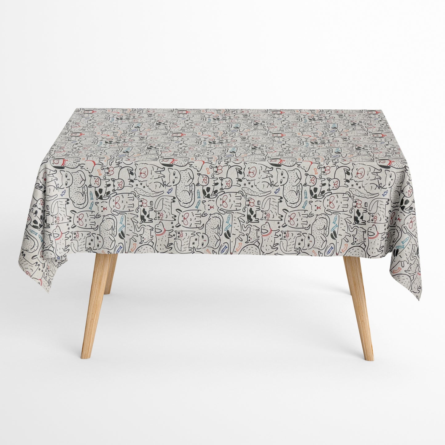 Beschichtete Baumwoll-Tischdecke mit Fleckenschutz im Design DP160, bedruckt mit einem verspielten Allover-Muster aus gezeichneten Hunden und Katzen sowie kleinen Motiven wie Knochen, Fischen, Pfoten und Halsbändern auf hellem Hintergrund.