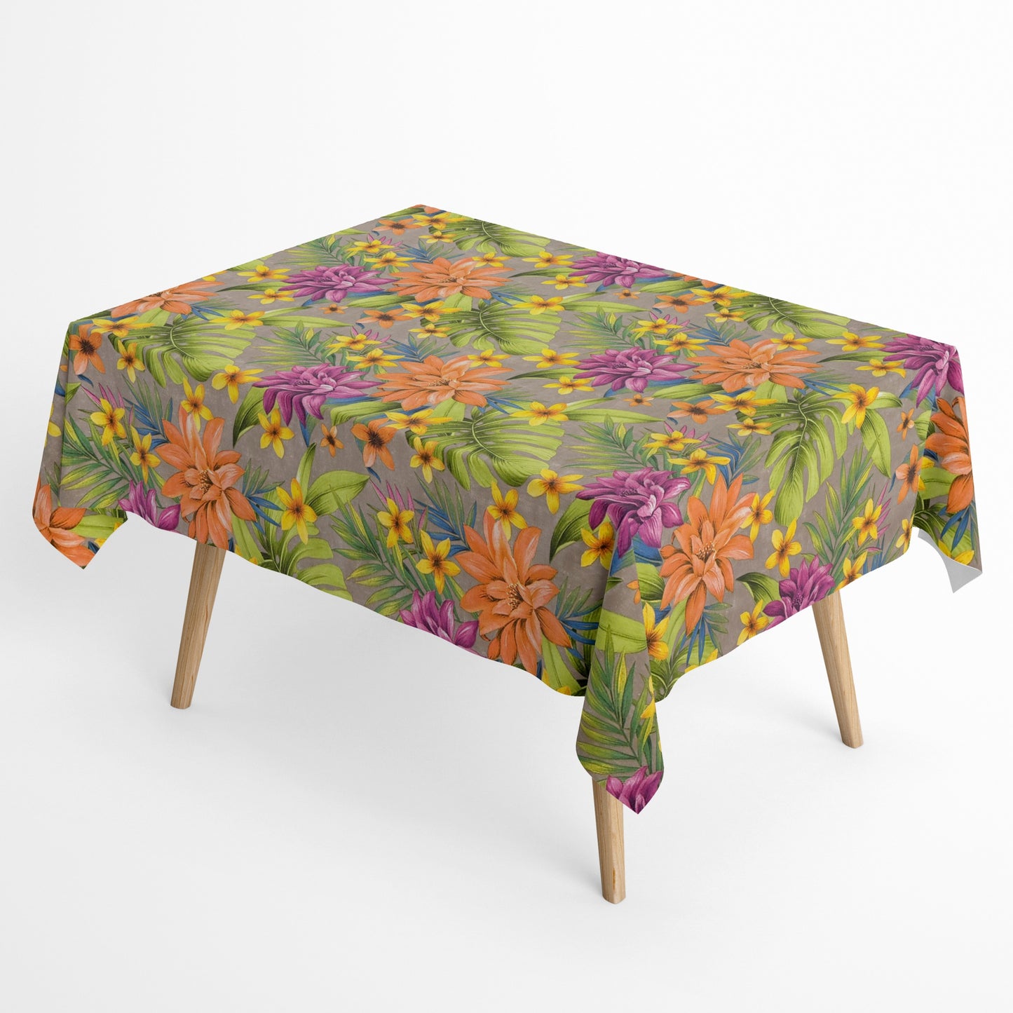 Beschichtete Jacquard-Tischdecke aus Baumwolle mit Fleckenschutz im Design JQ1426, taupefarbener Hintergrund mit tropischem Allover-Muster aus großen Lilien, exotischen Blüten und grünen Palmblättern in Orange, Violett, Gelb und Grün.