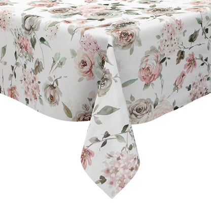 Wachstuch-Tischdecke mit romantischem Vintage-Blumenmuster auf hellem Hintergrund. Zarte Rosen, Hortensien und kleine Blüten in Rosa, Creme, Taupe und Grün sind im Aquarellstil dargestellt und von feinen Blättern ergänzt.