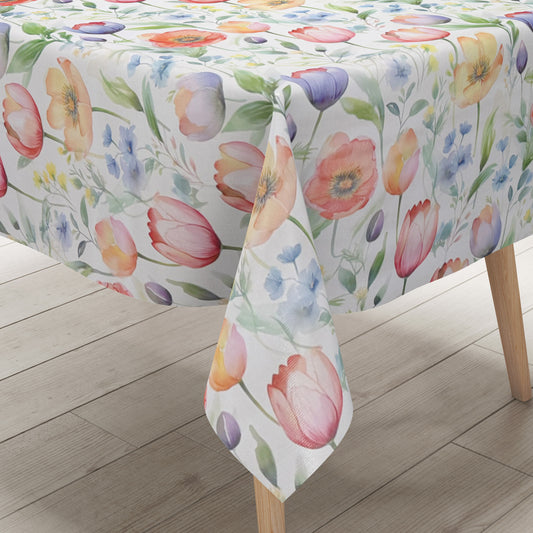 Wachstuch-Tischdecke mit zartem Aquarell-Blumenmuster auf hellem Hintergrund. Tulpen, Mohnblumen und kleine Blüten in Rosa, Orange, Gelb, Blau und Violett werden von grünen Blättern und feinen Zweigen ergänzt.