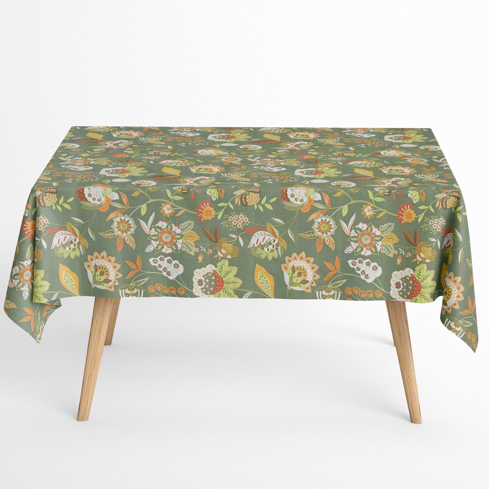 Jacquard-Tischdecke aus beschichteter Baumwolle mit boho-inspiriertem, detailreichem Blumenmuster auf dunkelgrünem Hintergrund; filigrane Blüten, Blätter und Ornamente in warmen Natur- und Erdtönen, fleckenabweisend und pflegeleicht.