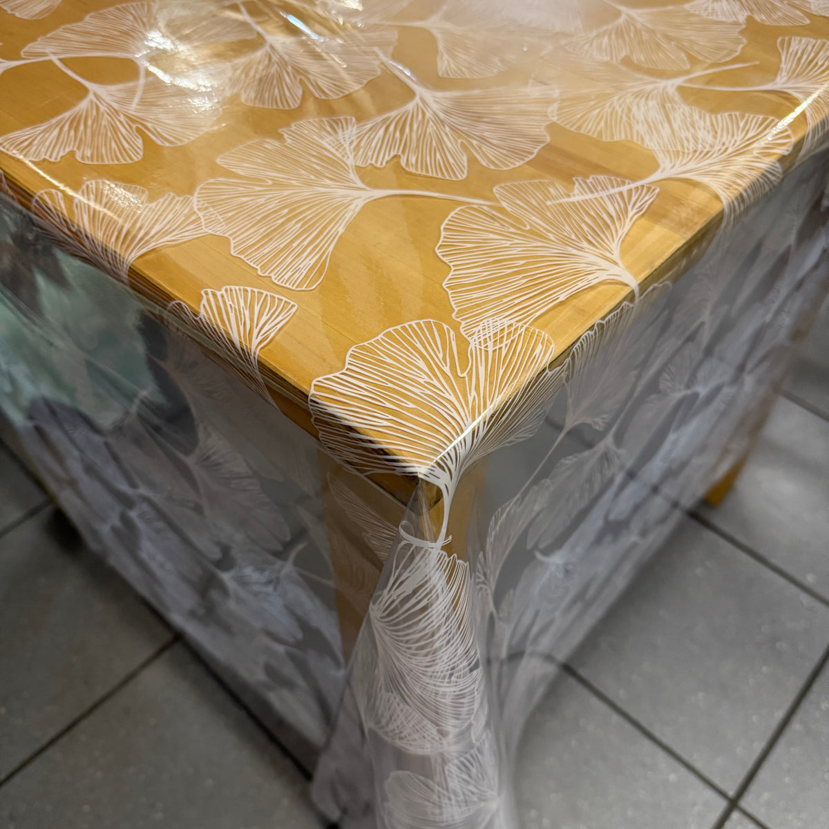 Tischdecke Tischfolie transparent glasklar TF36019 Ginko weiß 0,15 mm –