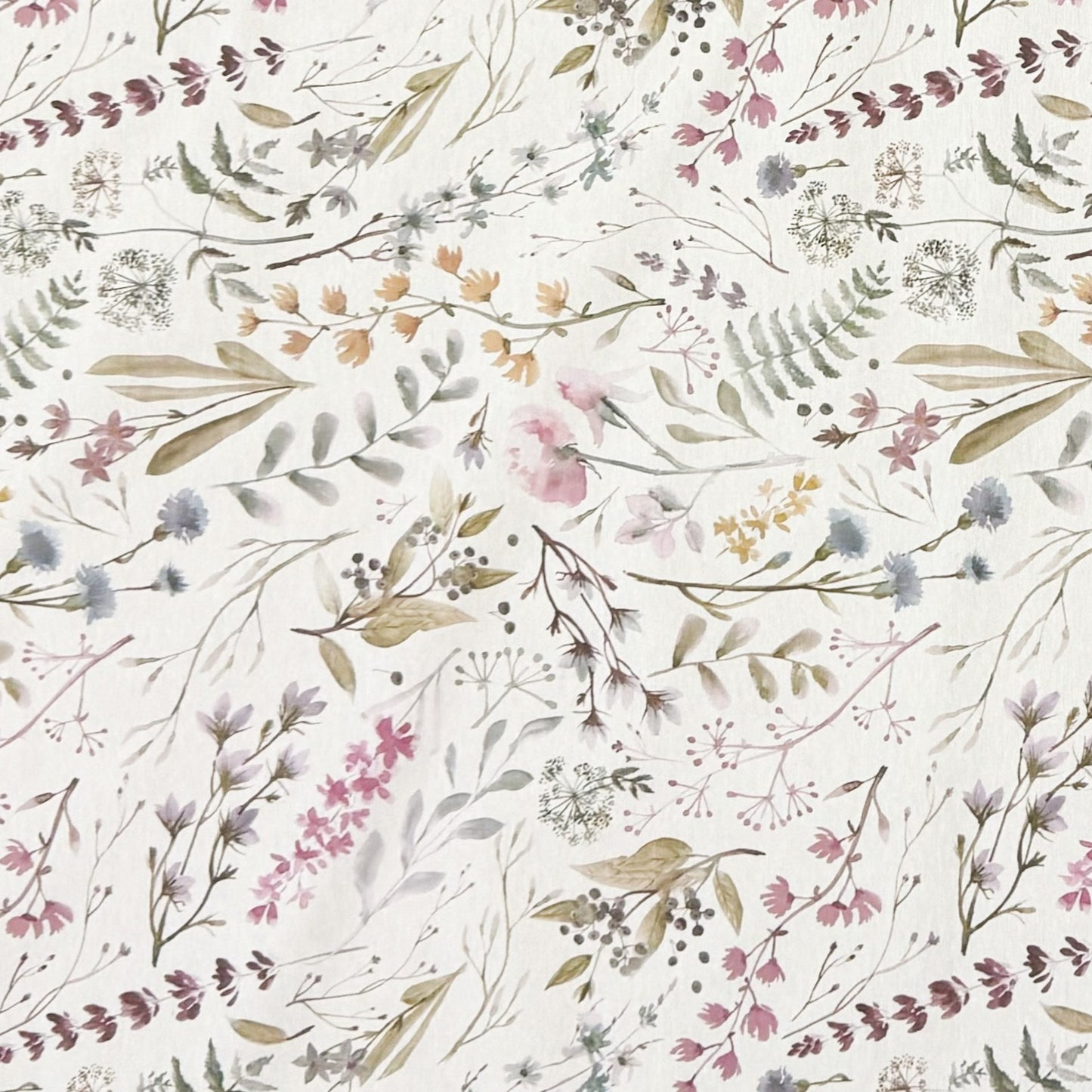 Jacquard Tischdecke aus beschichteter Baumwolle mit zartem, naturinspiriertem Blumen- und Zweigmuster in sanften Pastelltönen, fleckenabweisend und pflegeleicht.
